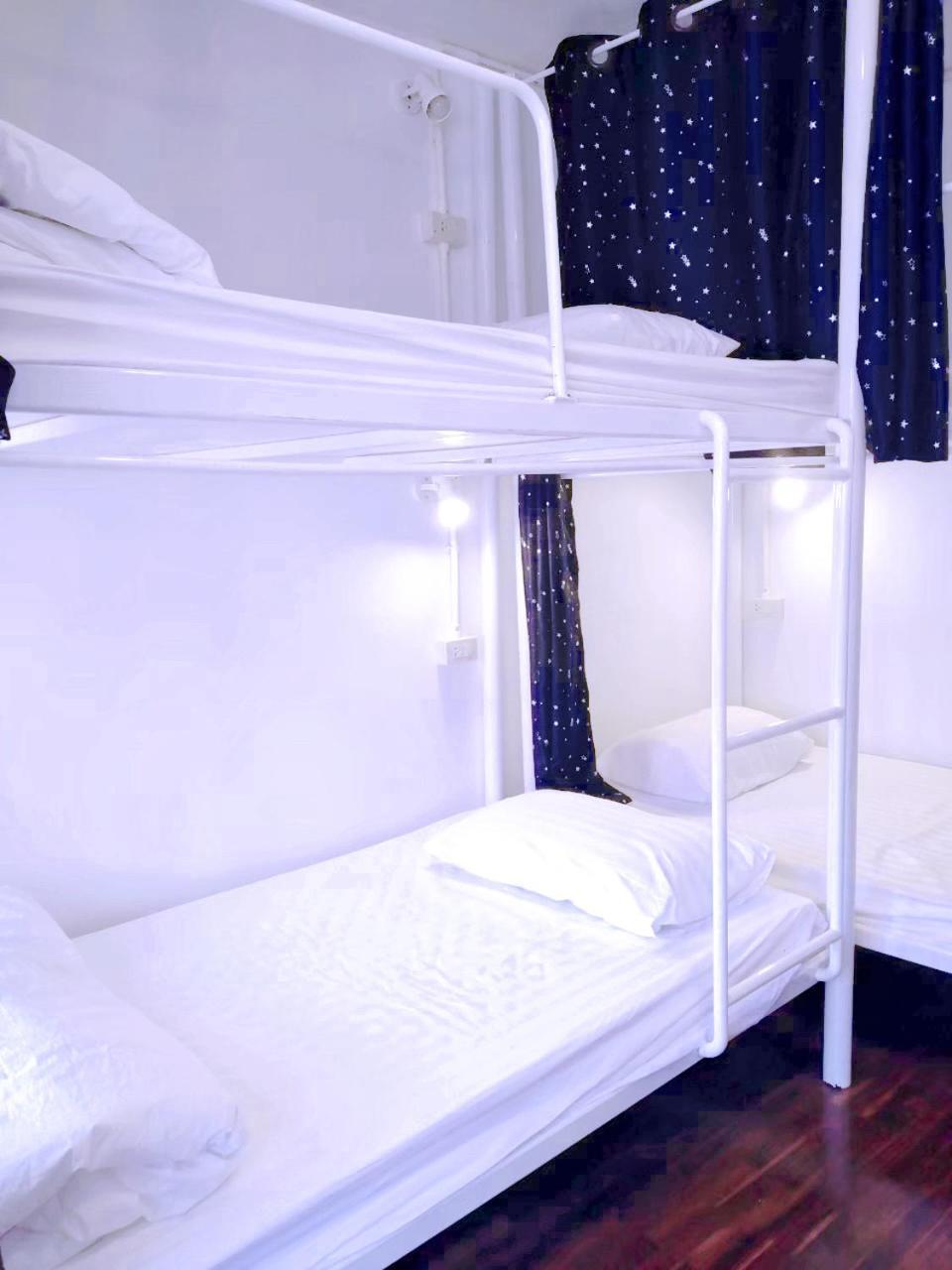 Zleepinezz Hostel Phra Nakhon Si Ayutthaya Ngoại thất bức ảnh