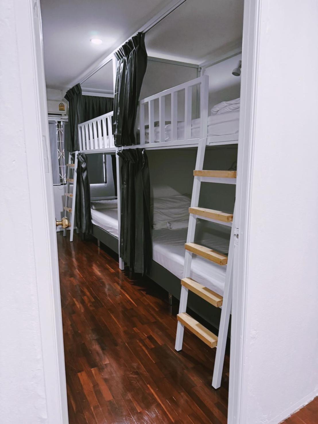 Zleepinezz Hostel Phra Nakhon Si Ayutthaya Ngoại thất bức ảnh