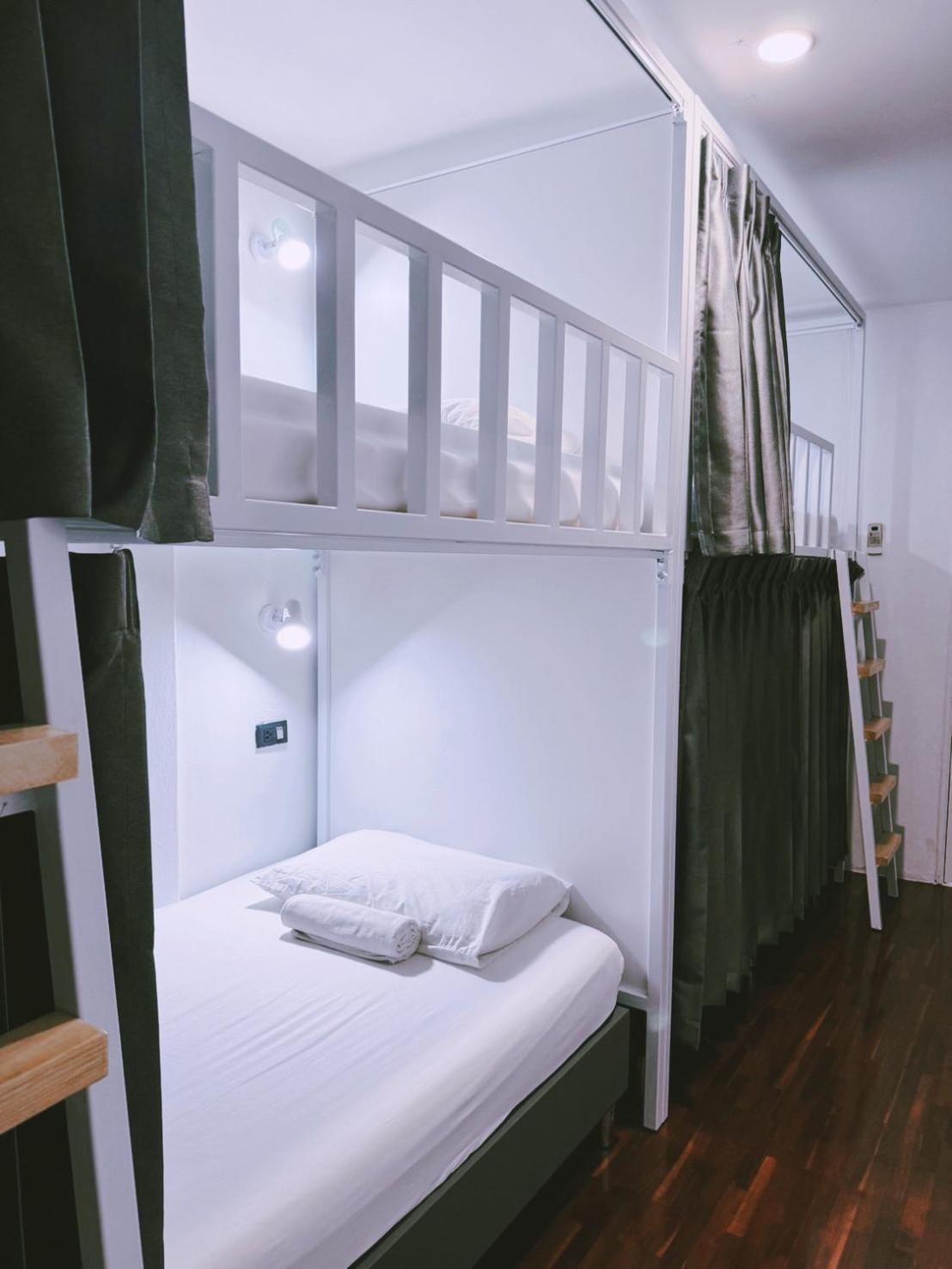 Zleepinezz Hostel Phra Nakhon Si Ayutthaya Ngoại thất bức ảnh