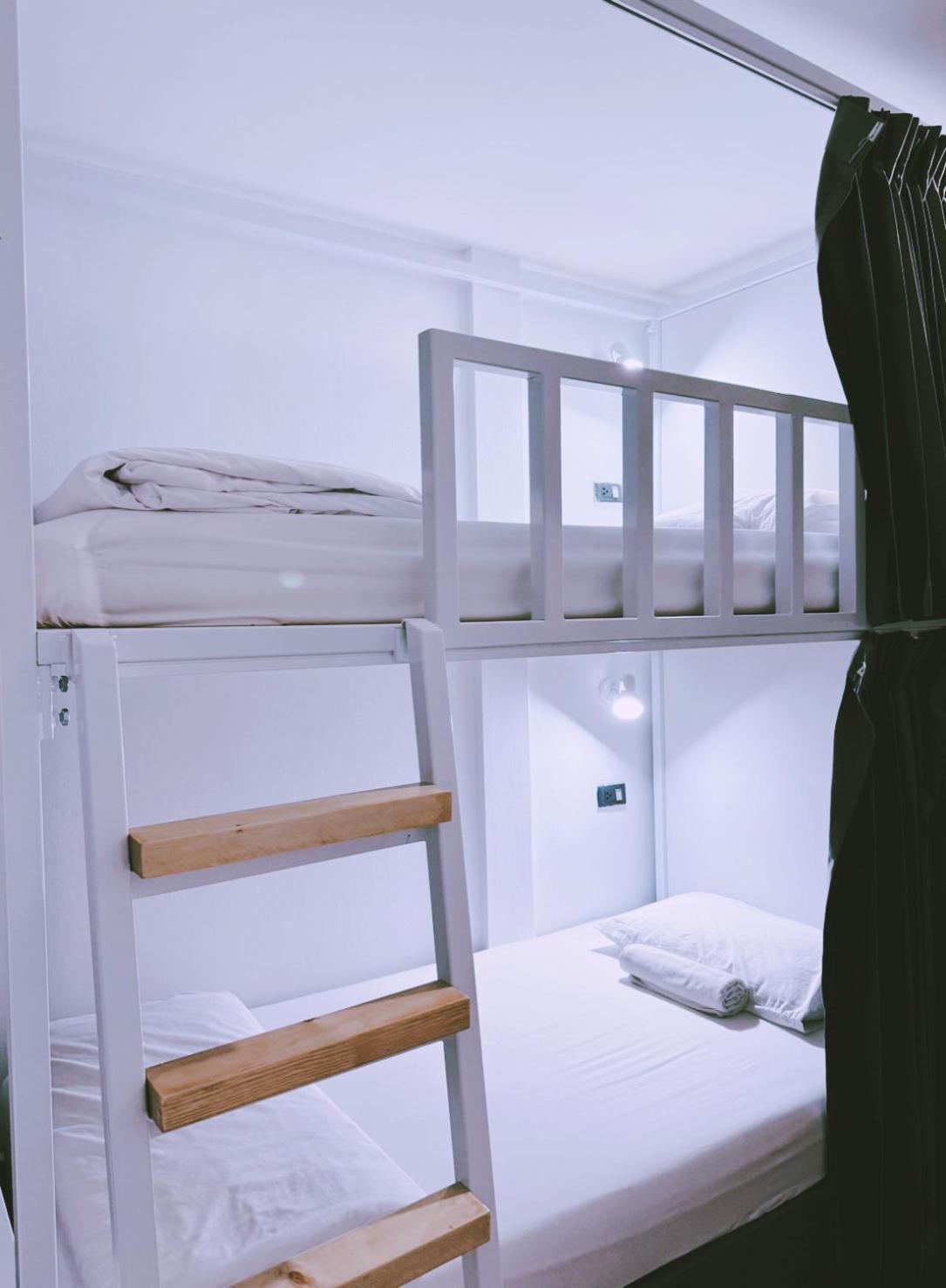 Zleepinezz Hostel Phra Nakhon Si Ayutthaya Ngoại thất bức ảnh