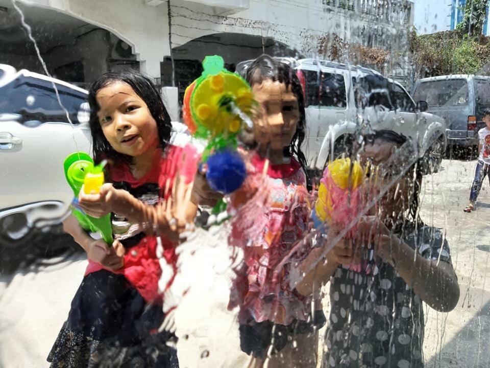 Zleepinezz Hostel Phra Nakhon Si Ayutthaya Ngoại thất bức ảnh